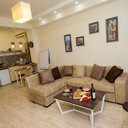 B-Lax Apartment Tbilisi Ngoại thất bức ảnh